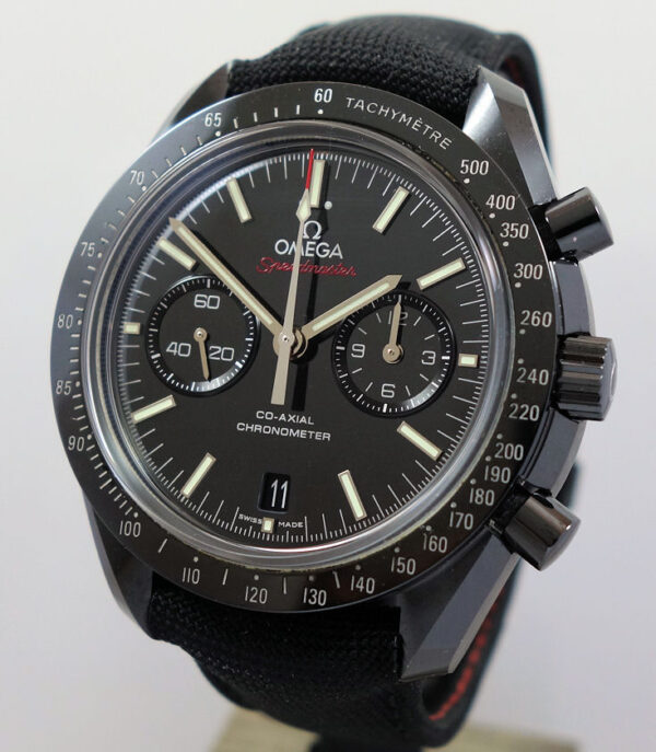 Omega Speedmaster MOONWATCH "Dark Side of the Moon" 311.92.44.51.01.003