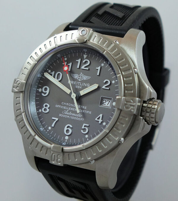 Breitling Avenger SEAWOLF Titanium E17370