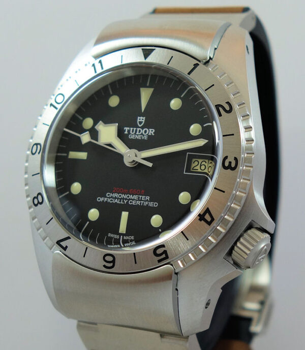 Tudor Black Bay P01 70150. Box.