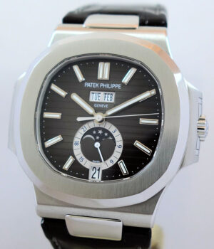 Patek Philippe Nautilus 5726A-001 Annual Calendar Moonphase Full Set *AS NEW*