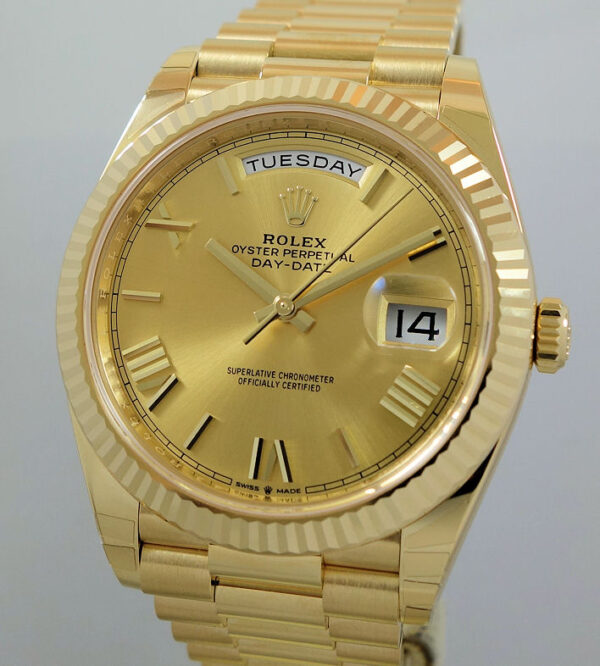 ROLEX Day-Date 40 Champagne Roman Dial 228238   *As New* Box & Card
