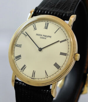 Patek Philippe 3520/D Calatrava in 18k Yellow-Gold, Clou de Paris bezel, Roman dial