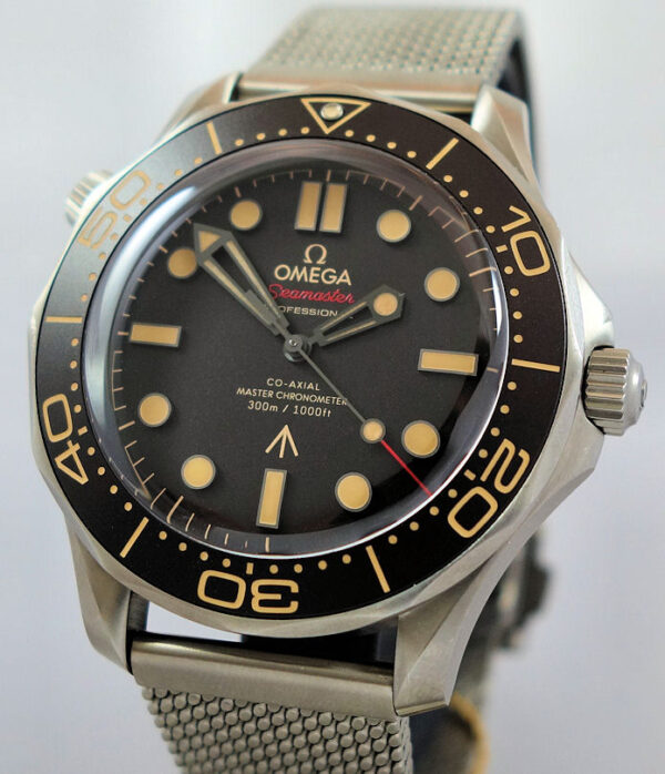 Omega Seamaster DIVER 300m  007 Edition 42mm TITANIUM  210.90.42.20.01.001
