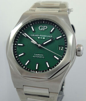 Girard Perregaux Laureato 42mm GREEN dial 81010-11-3153-1CM