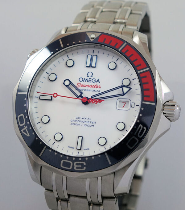 Omega Seamaster Commander BOND 007 Co-Axial  As New...Full Set!! 212.32.41.20.04.001