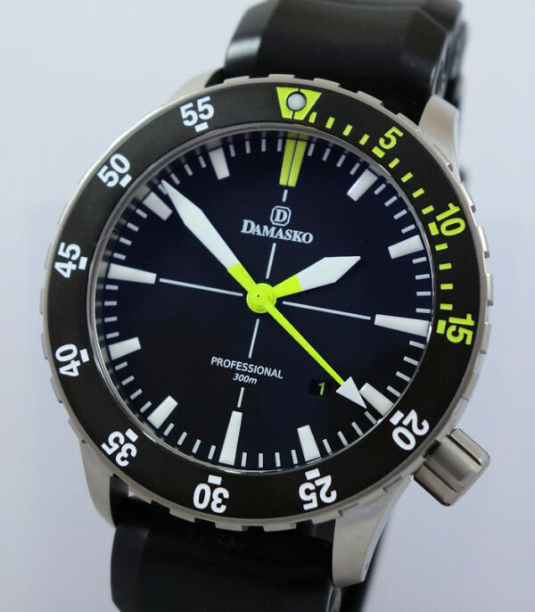 Damasko DSub1 Diver, 42mm Submariner Steel Yellow