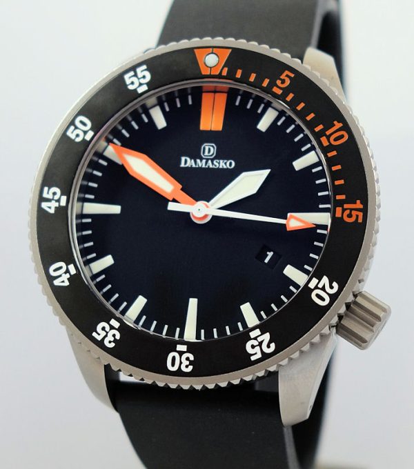 Damasko DSub3 Diver, 43mm Submariner Steel Orange