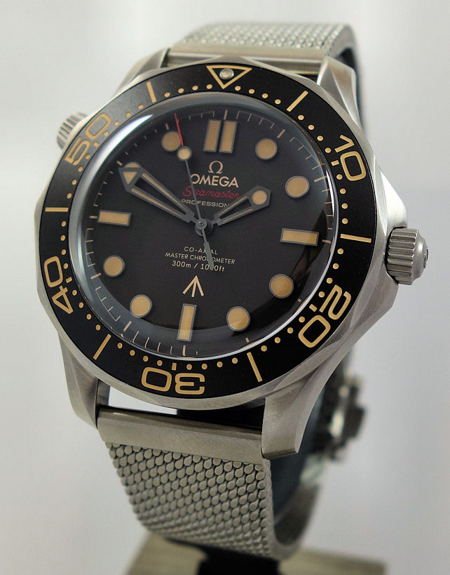 DSC05328 Omega Seamaster DIVER 300m 007 Edition 42mm TITANIUM 210.90.42.20.01.001 March 2025 *UNUSED*
