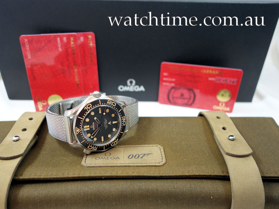 DSC05345 Omega Seamaster DIVER 300m 007 Edition 42mm TITANIUM 210.90.42.20.01.001 March 2025 *UNUSED*