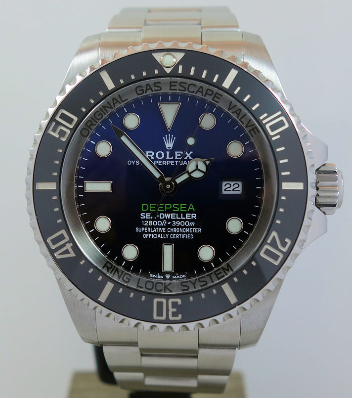 DSC08291 Rolex DEEPSEA SeaDweller 126660 James Cameron SEPT 2021 Box & Card