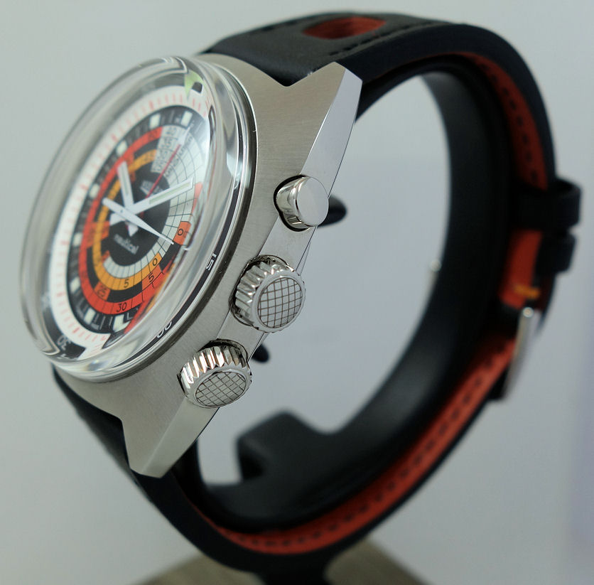 DSC08863 VULCAIN NAUTICAL "SEVENTIES TROPHY 2013" Orange dial 100159A87