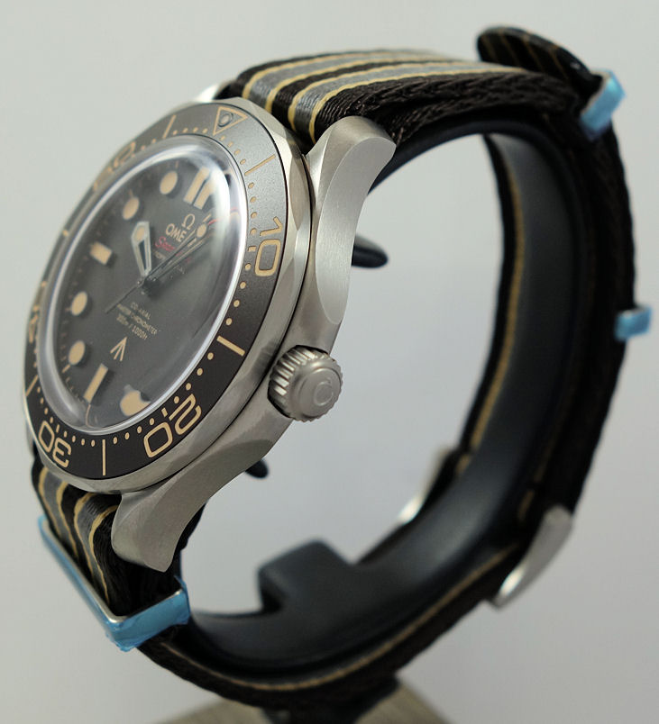 DSC09829 Omega Seamaster DIVER 300m 007 Edition 42mm TITANIUM on NATO 210.90.42.20.01.001