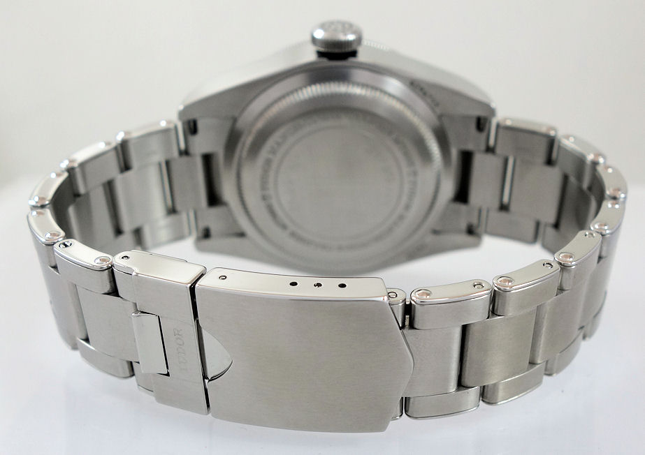 DSC00725 Tudor Black Bay "HARRODS" Green Bezel 79230G Box & Card 2020