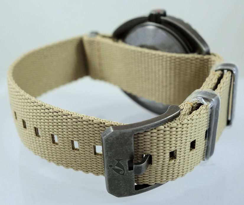 DSC00744 DOXA Sub 300T Clive Cussler Automatic 42mm 840.80.031.15