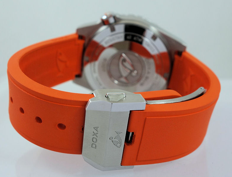 DSC00758 DOXA SUB600T Searambler Silver-dial 40mm 861.10.021.20