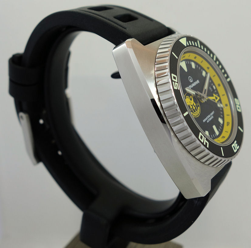 DSC00930 AQUADIVE POSIEDON 1000m Diver Black & Yellow Ltd. Edn.