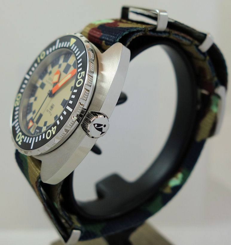 DSC01081 DOXA Army Steel Camo 785.10.031.20 Box & Card 2022