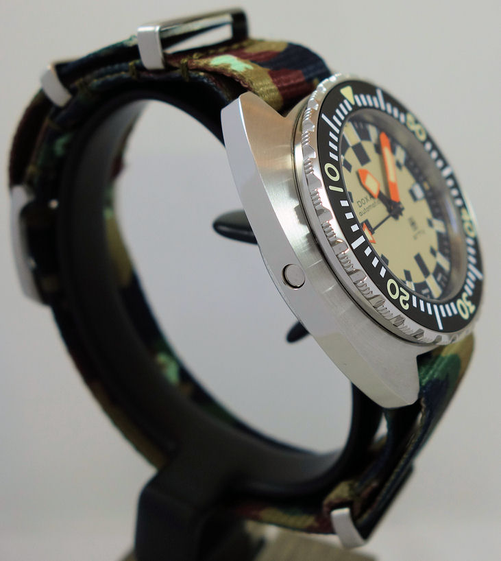 DSC01083 DOXA Army Steel Camo 785.10.031.20 Box & Card 2022