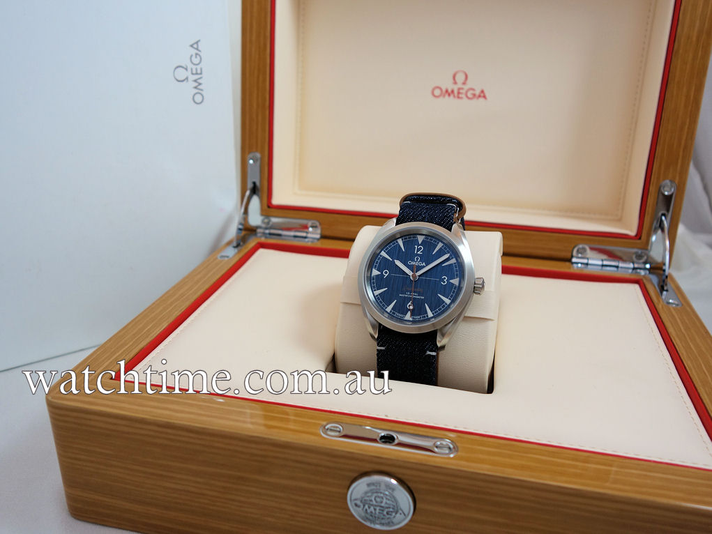DSC01739 Omega Seamaster Railmaster Co-Axial 40mm 'Blue Jeans dial' 220.12.40.20.03.001