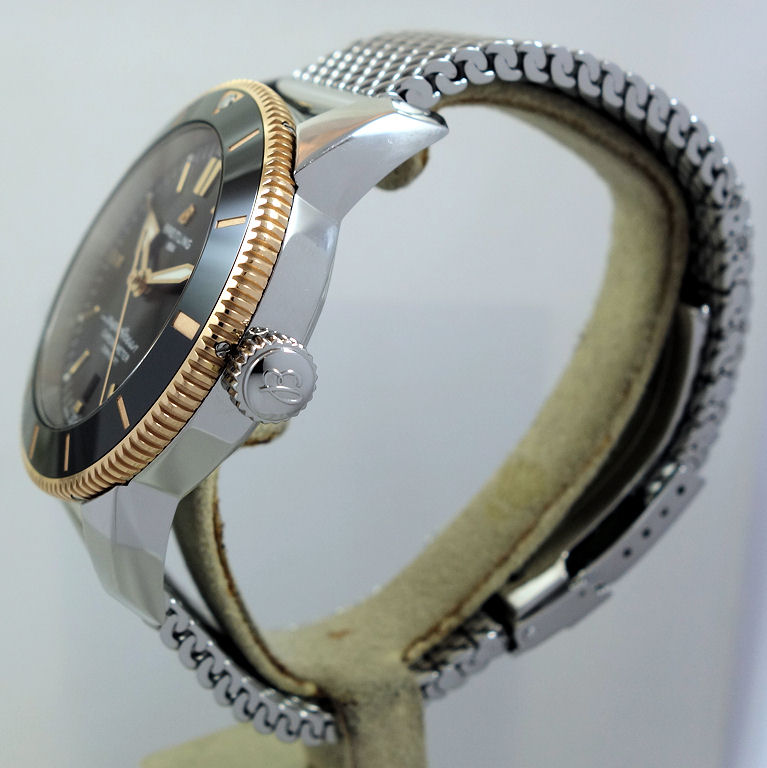 DSC02189 Breitling SUPEROCEAN HÉRITAGE II B20 Gold & Steel, Mesh Bracelet UB2030