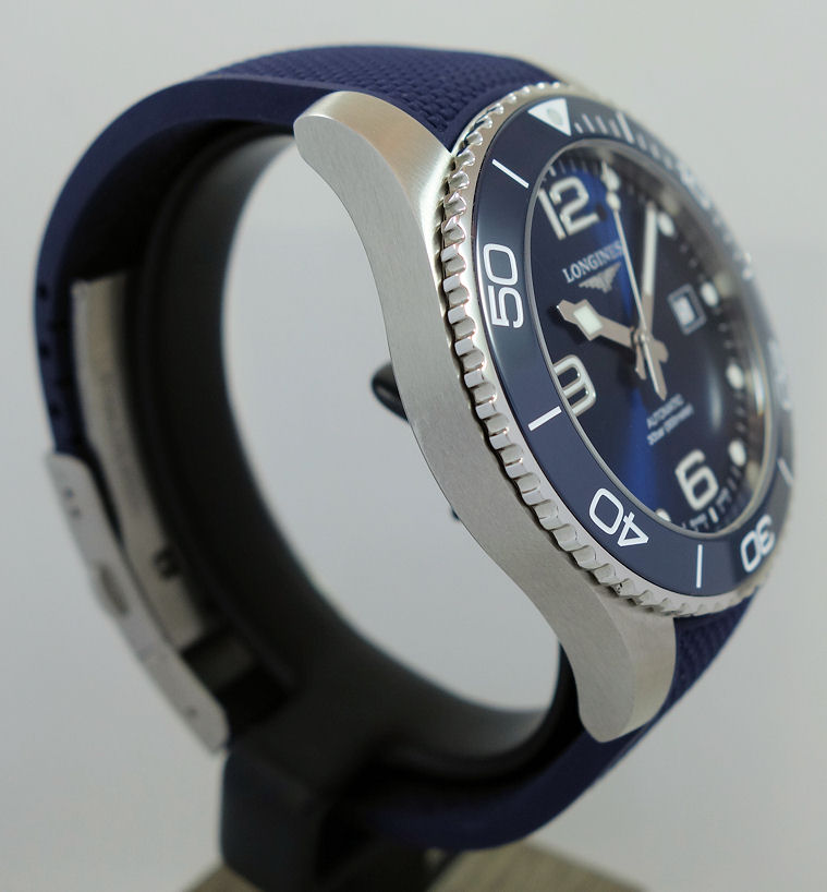 DSC02715 LONGINES HYDROCONQUEST 43mm Blue dial, Rubber Strap L3.782.4.96.9