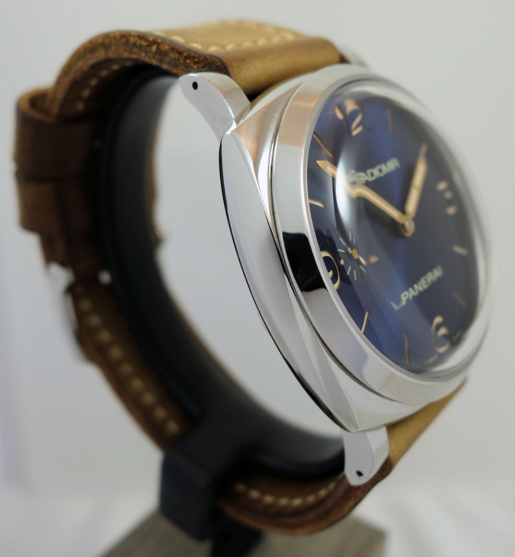 DSC02846 Panerai PAM690 RADIOMIR 1940 3-Days 47mm Blue-dial