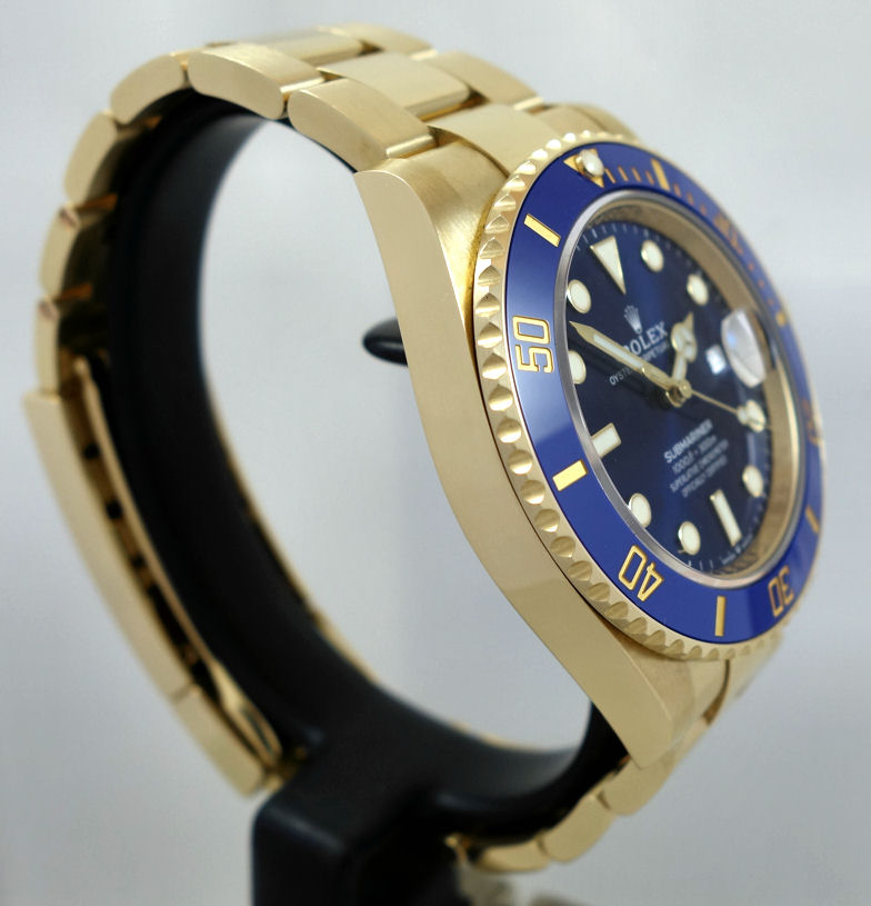 DSC02989 Rolex Submariner Yellow-Gold 41mm Blue-dial 126618LB Box & Card