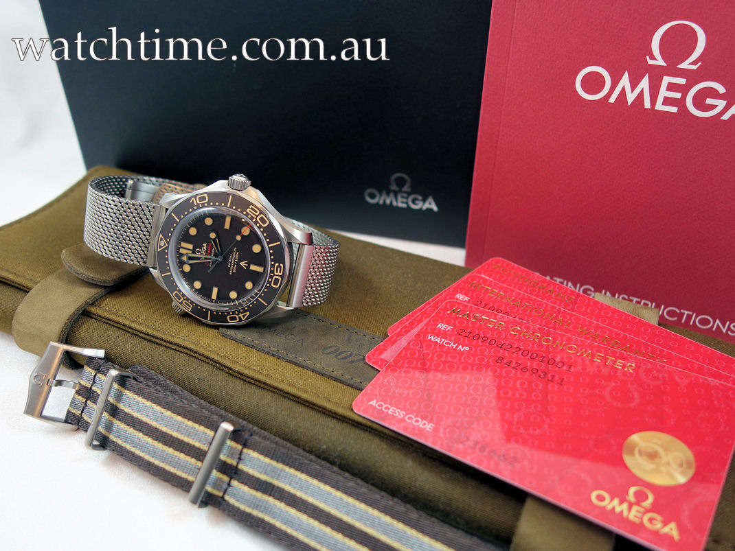 DSC03473-box Omega Seamaster DIVER 300m 007 Edition 42mm TITANIUM 210.90.42.20.01.001