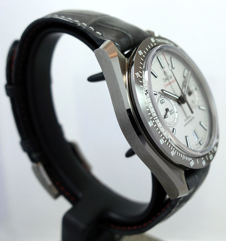DSC03894 Omega Speedmaster "Grey Side of the Moon" 311.93.44.51.99.001 Box & Cards