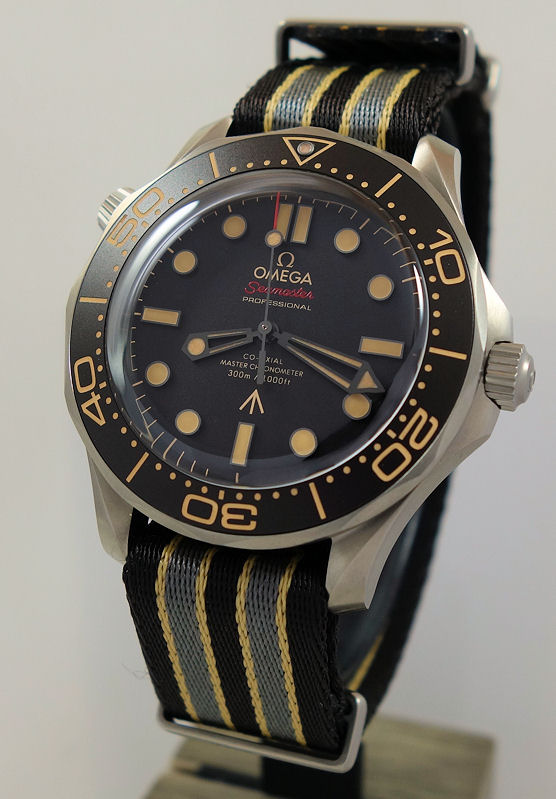 DSC04222 Omega Seamaster DIVER 300m 007 Edition 42mm TITANIUM 210.92.42.20.01.001 DEC 2024 Latest Model *AS NEW*