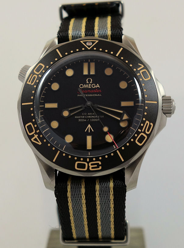 DSC04226 Omega Seamaster DIVER 300m 007 Edition 42mm TITANIUM 210.92.42.20.01.001 DEC 2024 Latest Model *AS NEW*