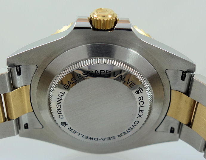 DSC04430 ROLEX SEA-DWELLER 43 mm 18K YELLOW GOLD & STEEL 126603 Box & Card 2023