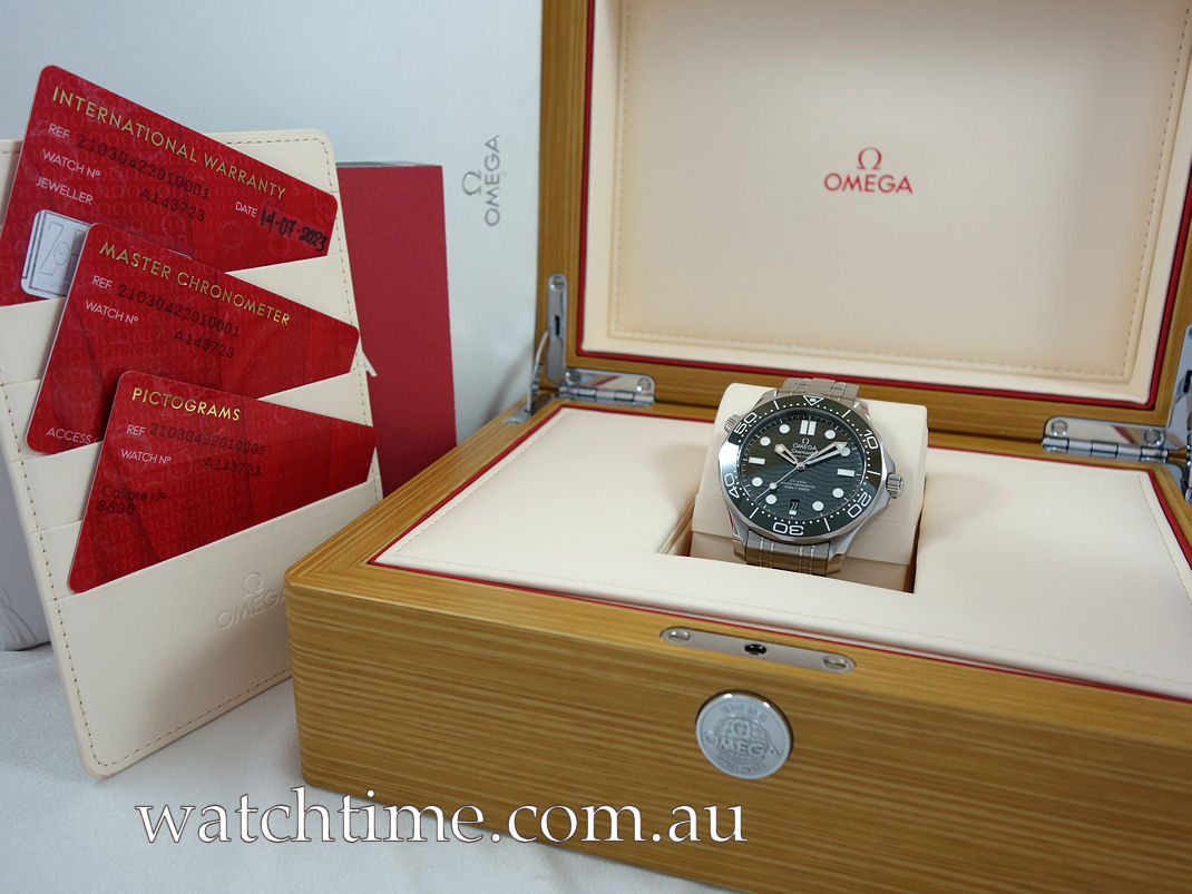 DSC04643 Omega Seamaster Diver 300m GREEN 42mm 210.32.42.20.10.001