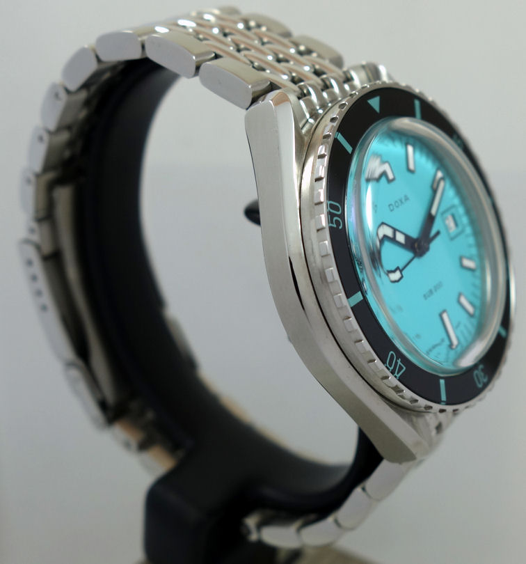 DSC04942 DOXA SUB 200 Aquamarine-dial 799.10.241.10 Full set