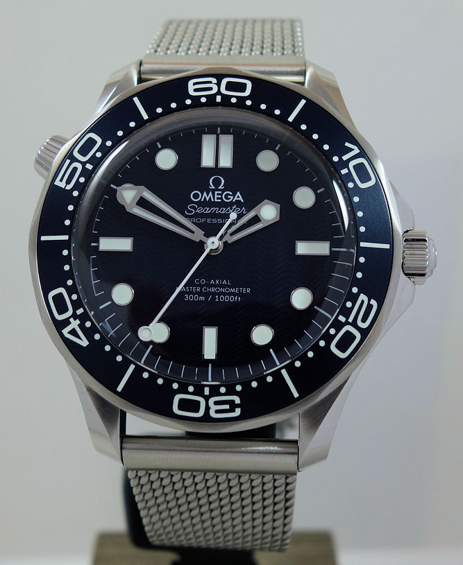 DSC05427 OMEGA 60 Years of BOND 007 Seamaster 300m 210.30.42.20.03.002 BLUE WAVE DIAL 2025 Model