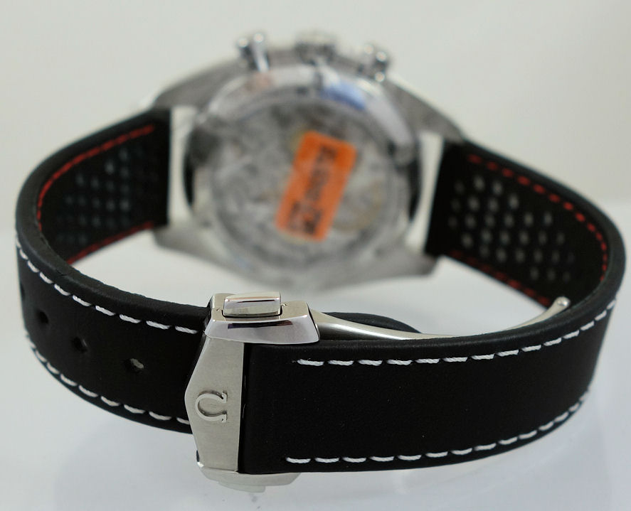 DSC05899 OMEGA Speedmaster Moonwatch White-dial, Leather strap 310.32.42.50.04.002 April 2025 *UNUSED* 22% OFF Retail