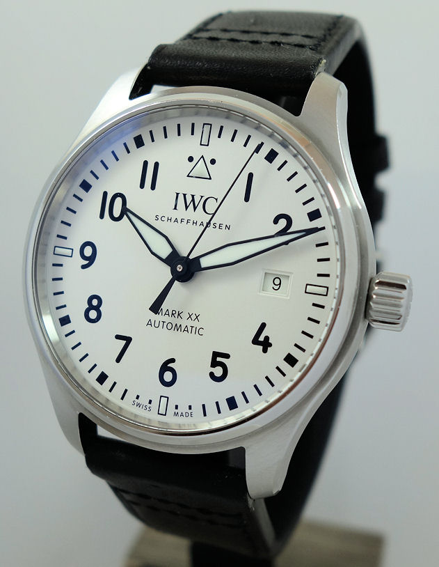 DSC06013 IWC Pilot's Watch 40mm Mark XX White-dial IW328207 Box & Card Aug 2024