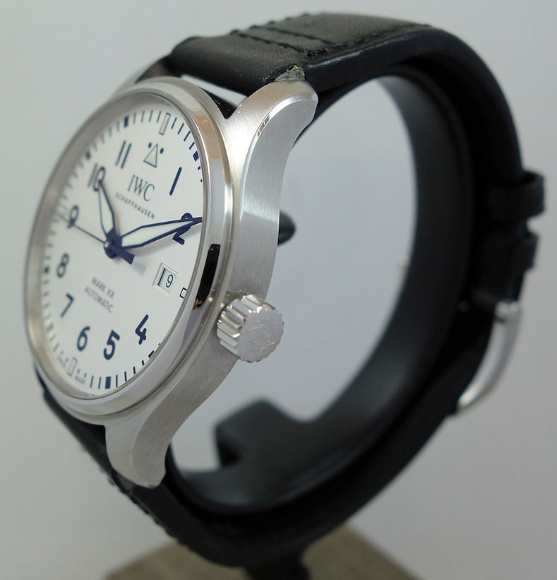 DSC06019 IWC Pilot's Watch 40mm Mark XX White-dial IW328207 Box & Card Aug 2024