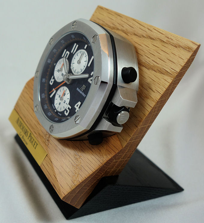 DSC06126 AUDEMARS PIGUET ROYAL OAK OFFSHORE ALARM DESK CLOCK WITH WOODEN STAND