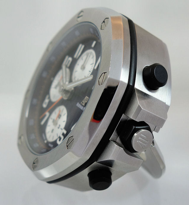 DSC06132 AUDEMARS PIGUET ROYAL OAK OFFSHORE ALARM DESK CLOCK WITH WOODEN STAND