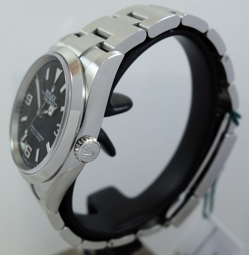 DSC06170 ROLEX EXPLORER I 36mm 124270 Box & Card