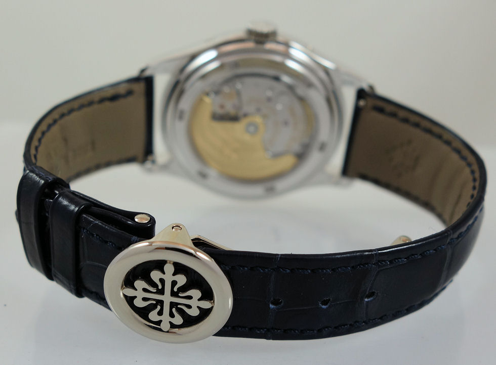 DSC06307 Patek Philippe 5147G-001 Annual Calendar Moonphases 18ct White-Gold with Diamond Bezel & Blue Dial 2023