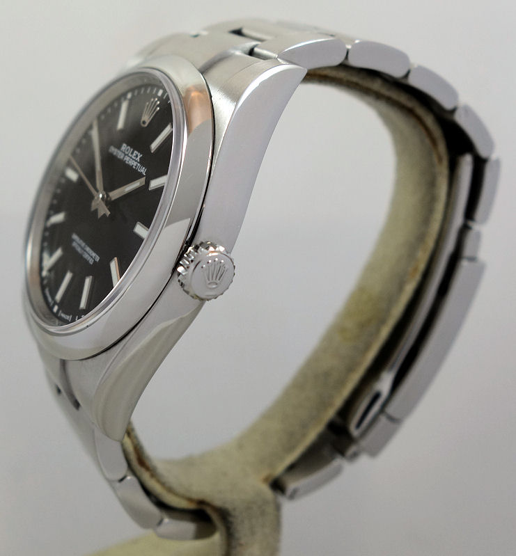 DSC06395 Rolex 39mm Oyster Perpetual Black-dial 114300 Box & Card