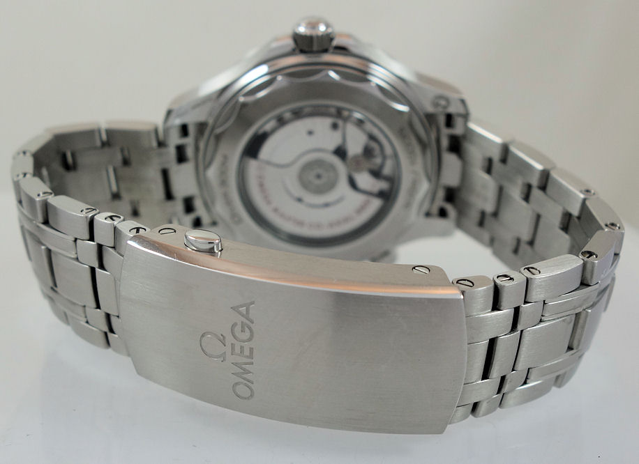 DSC06476 Omega SEAMASTER DIVER 300m 42mm Blue dial & bezel 21030422003001