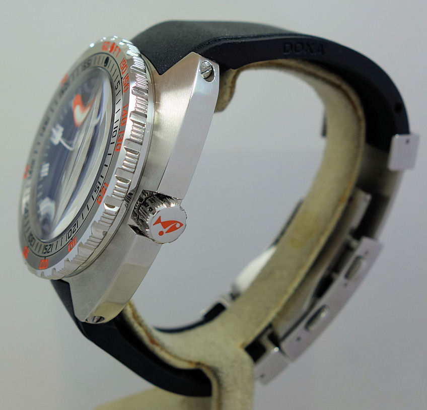 DSC06780 DOXA SUB 1500T Caribbean Blue-dial Steel 45mm 883.10.201.10