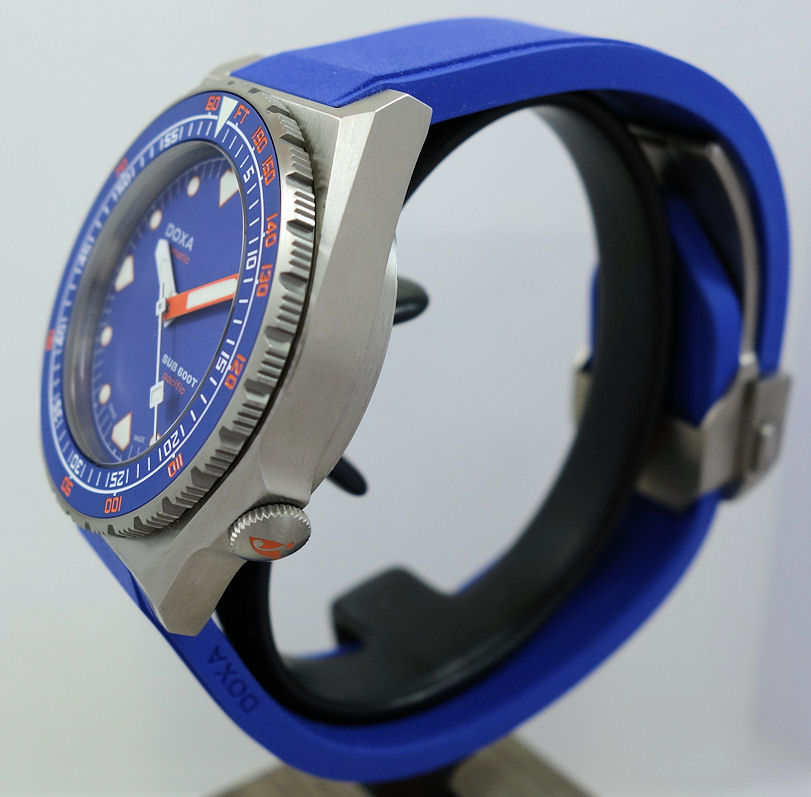 DSC06815 DOXA SUB 600T Pacific Ltd. Edn. 40mm Titanium 861.50.231.33