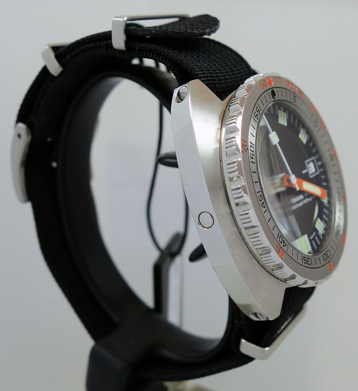 DSC06832 DOXA SUB 1500T Steel 45mm Black dial, Nato 883.10.351.10