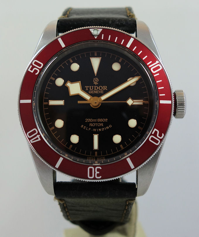 DSC07223 Tudor Heritage Black Bay Red on Strap 79220R Full set