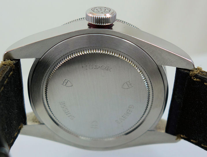 DSC07231 Tudor Heritage Black Bay Red on Strap 79220R Full set