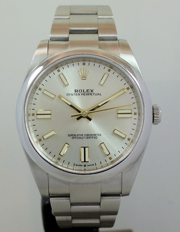 DSC07474 Rolex Oyster Perpetual 41mm 124300 Silver-Dial 2021 Box & Card